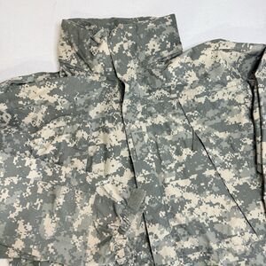 ECWCS Jacket Medium Regular Extreme Cold Wet Weather Gen III Gore-Tex Level UCP